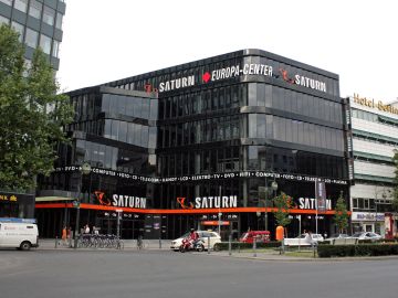 Saturn Flagship-Store